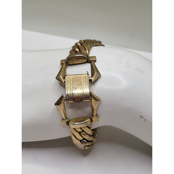 Vintage Coro Gold Tone Buckle Link Bracelet DES PAT PEND 1950s Chain Style - Picture 7 of 9